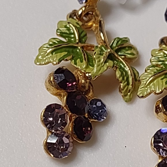 Cute Purple Grapes And Leaves Earrings - Picture 10 of 14